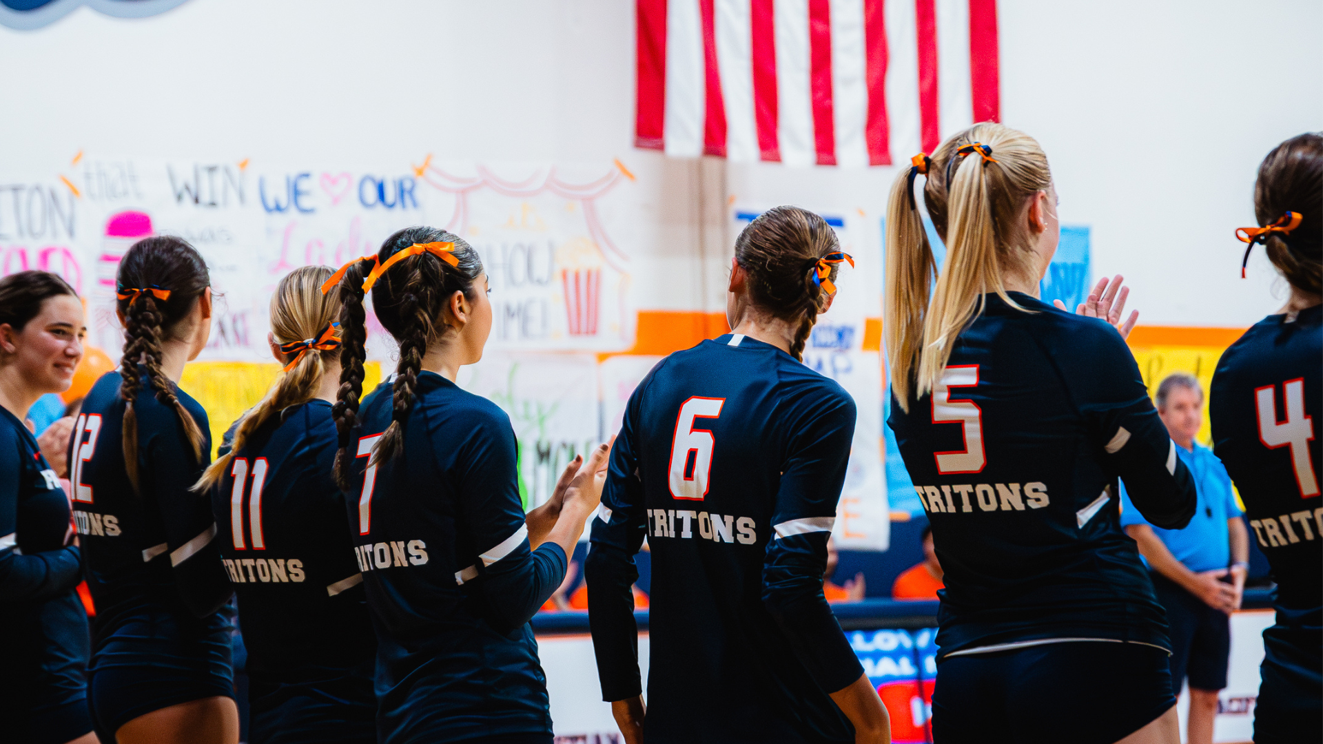 Girls Volleyball Earns Road Win Over University